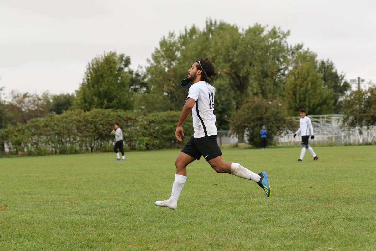 YC Mens Soccer vs Avila (70).JPG